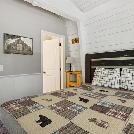 Southern Oak At Chalet Village - 5 Minutes From Gatlinburg And National Park ภายนอก รูปภาพ