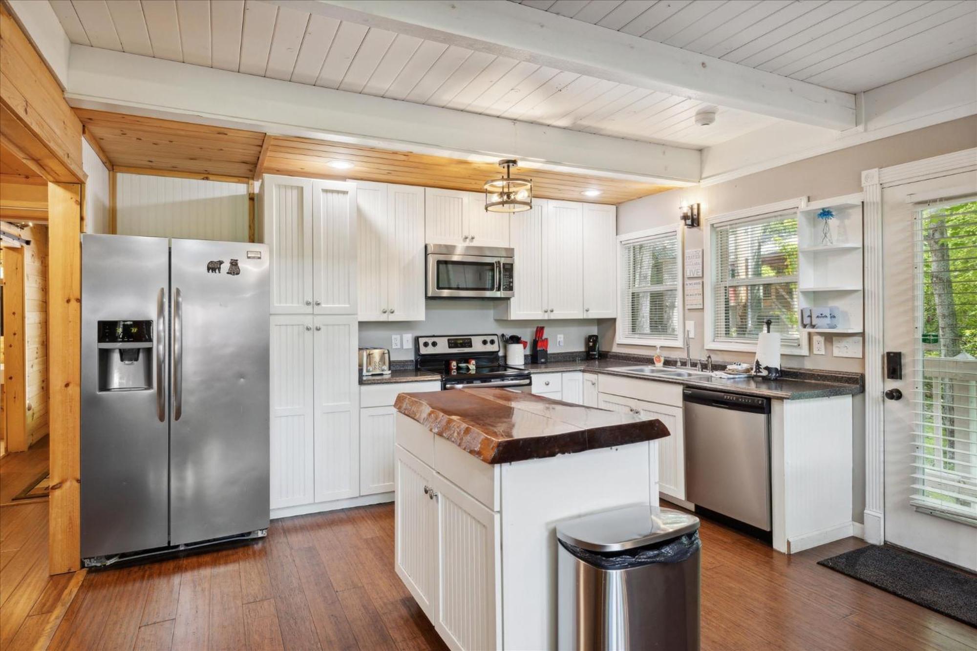 Southern Oak At Chalet Village - 5 Minutes From Gatlinburg And National Park ภายนอก รูปภาพ