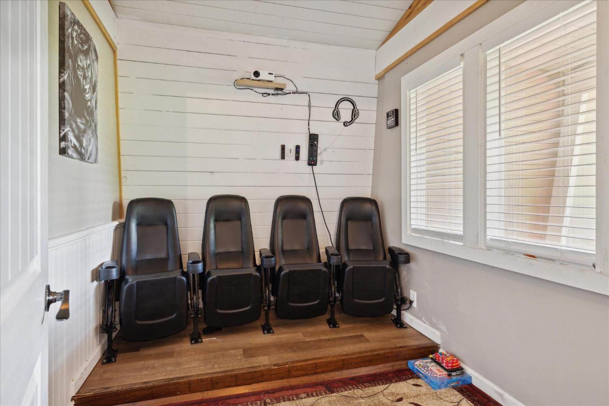 Southern Oak At Chalet Village - 5 Minutes From Gatlinburg And National Park ภายนอก รูปภาพ