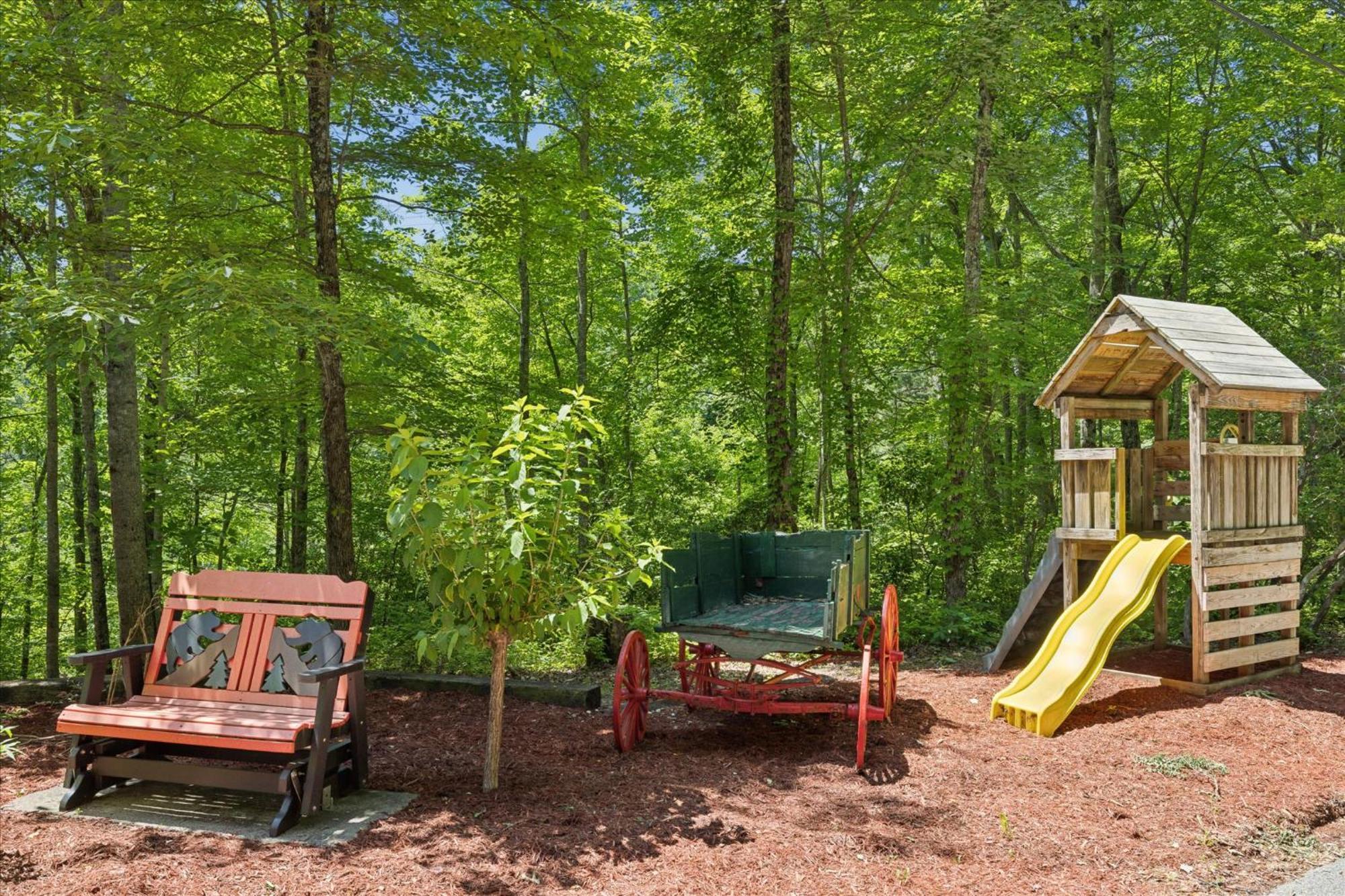Southern Oak At Chalet Village - 5 Minutes From Gatlinburg And National Park ภายนอก รูปภาพ