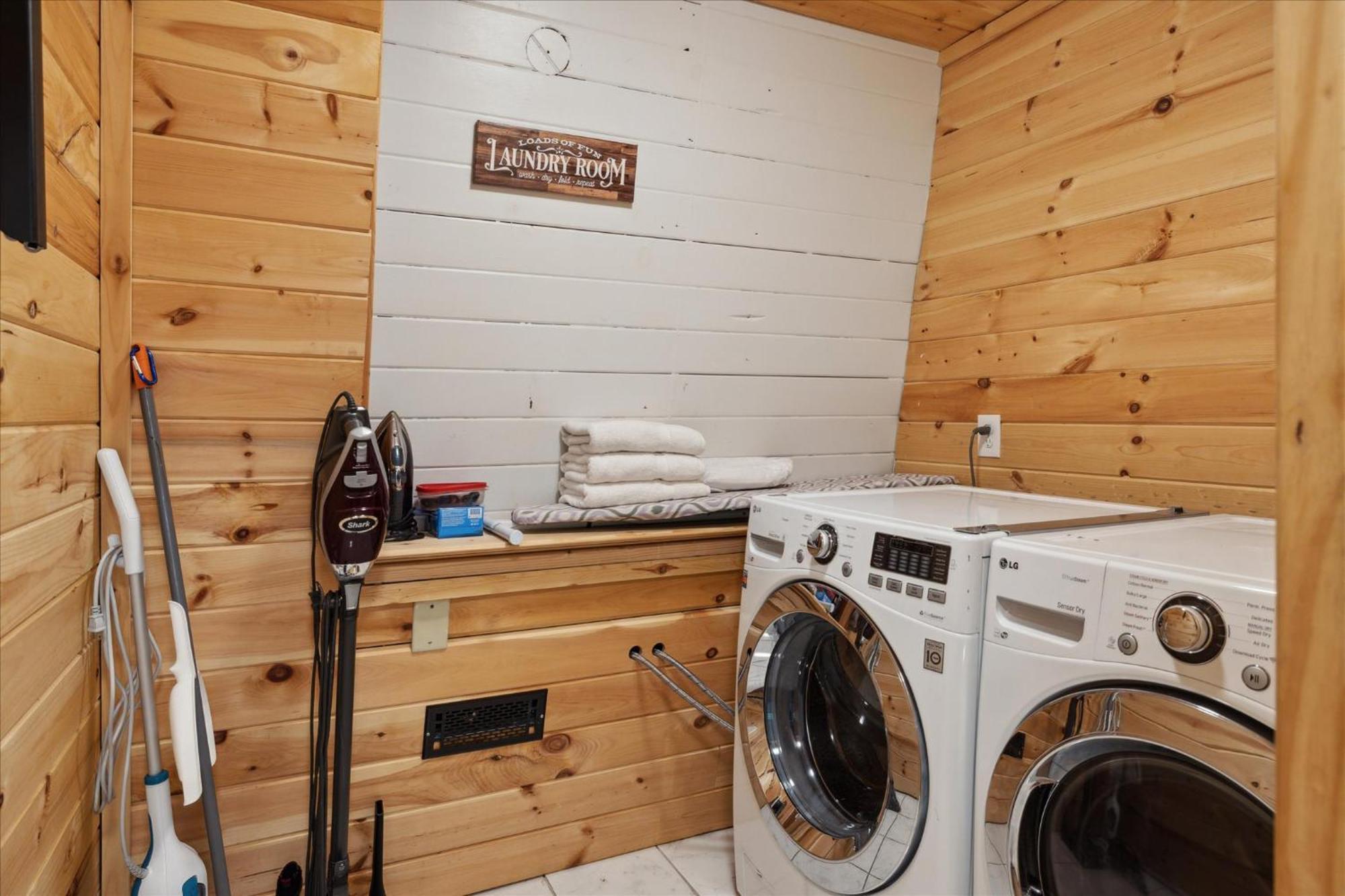 Southern Oak At Chalet Village - 5 Minutes From Gatlinburg And National Park ภายนอก รูปภาพ