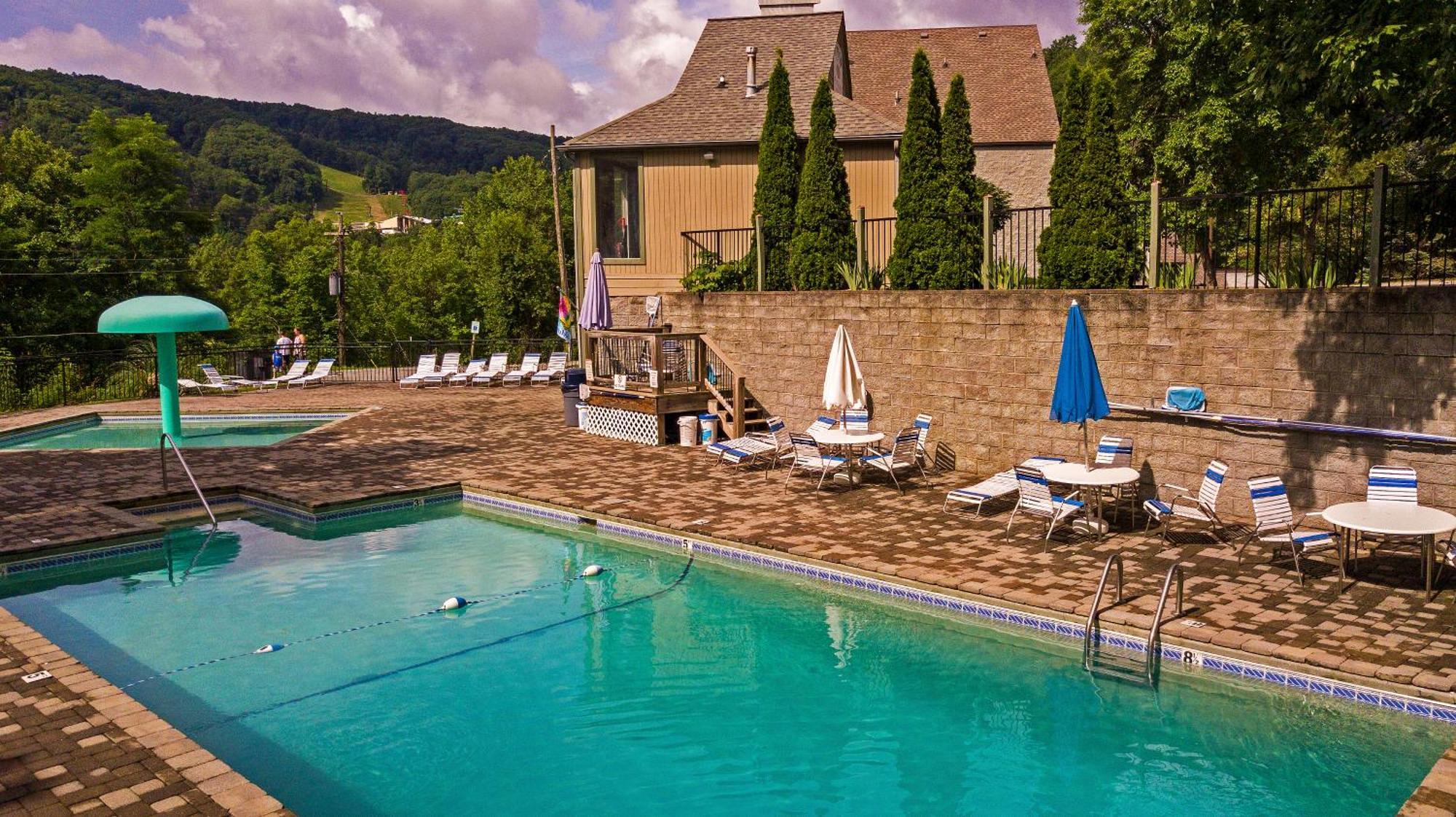 Southern Oak At Chalet Village - 5 Minutes From Gatlinburg And National Park ภายนอก รูปภาพ